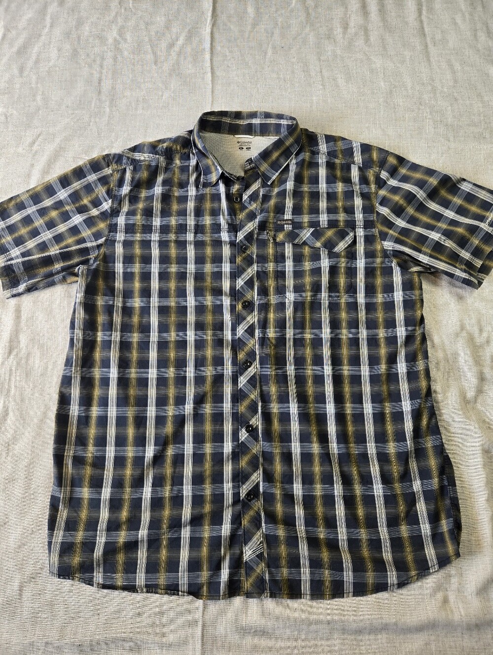 Columbia Mens XL Omni-Dry Plaid Short Sleeve Button Up Fishing Hiking Shirt